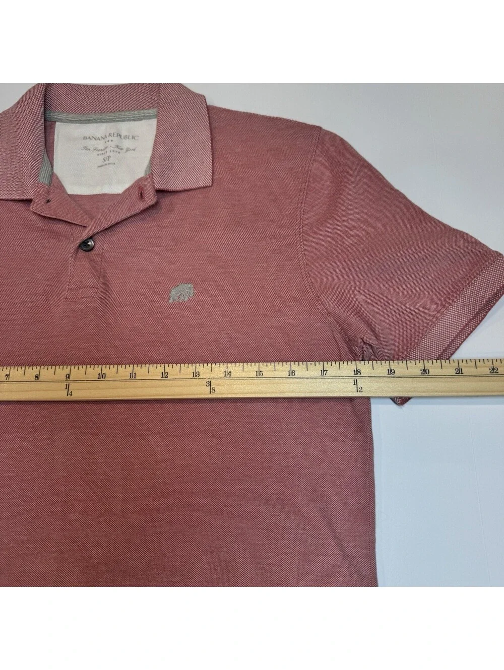 Banana Republic Mens Polo Shirt Size Small Coral 2 Button Short Sleeve Collared